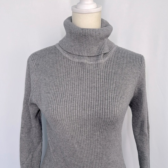 ❤️3/$30 Adika Turtleneck Sweater - Picture 2 of 8